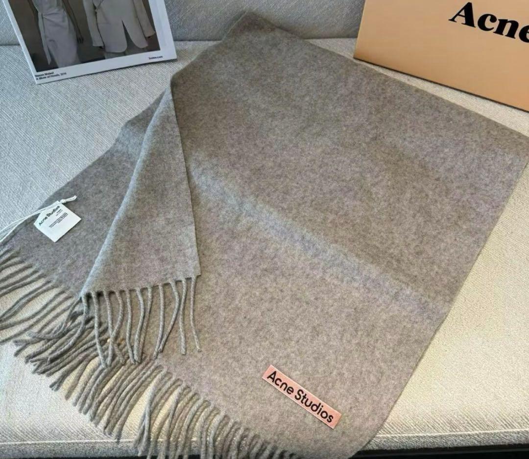 【Acne Studios】 グレー マフラー フリンジ付き