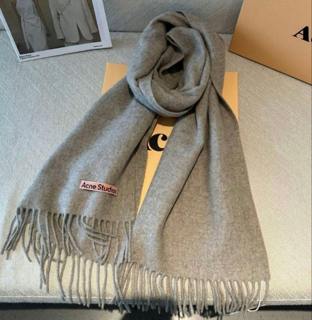 【Acne Studios】 グレー マフラー フリンジ付き