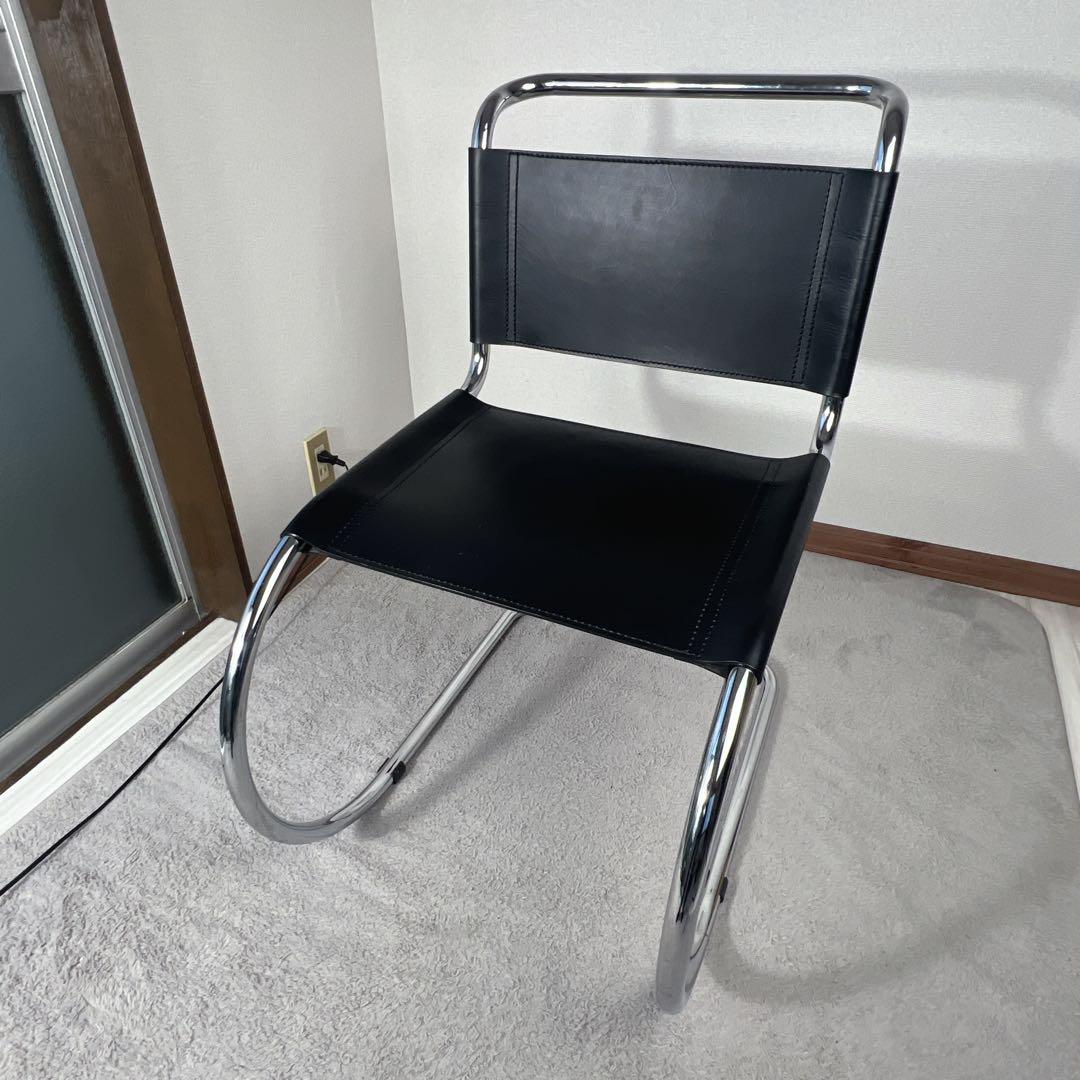 バウハウス風 デザイン椅子 ブラックレザー 高耐久