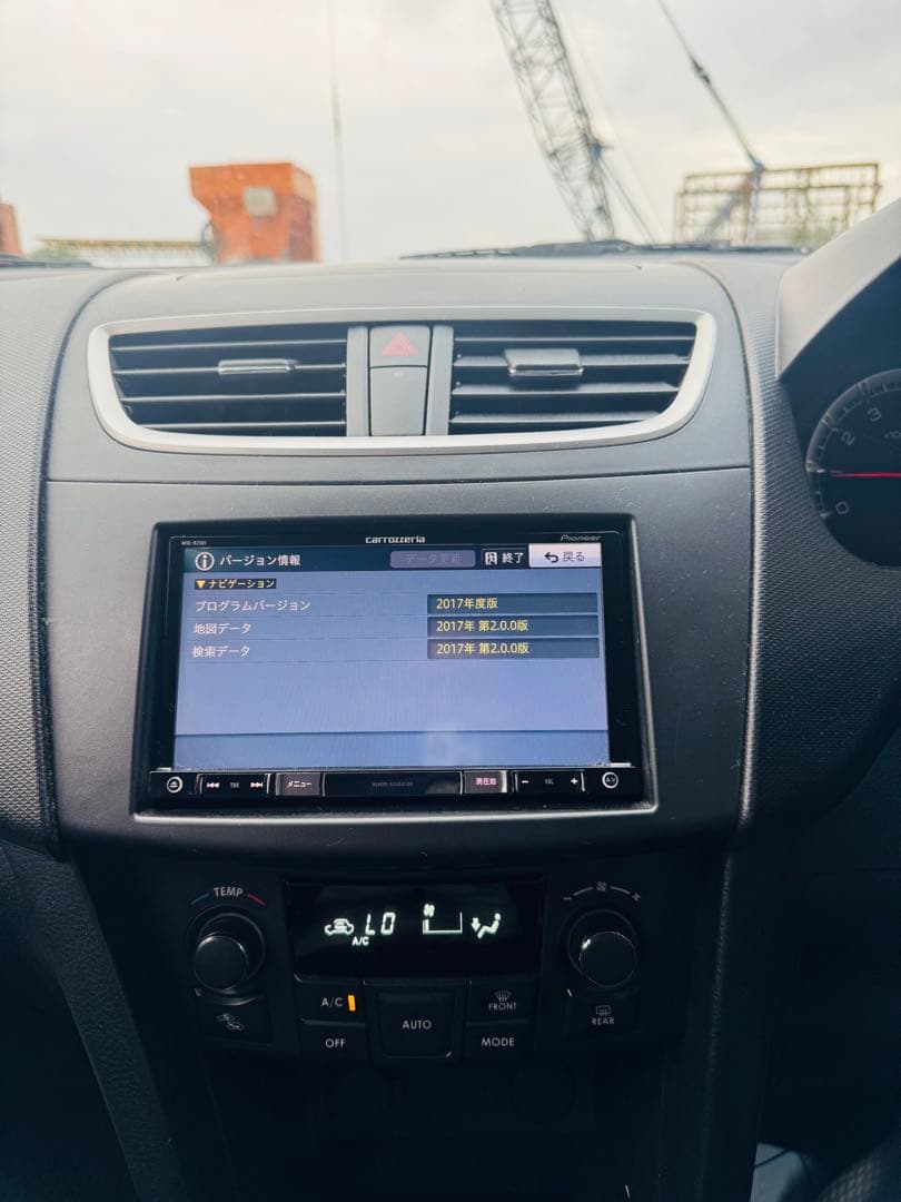 カーナビ PIONEER AVIC-RZ501