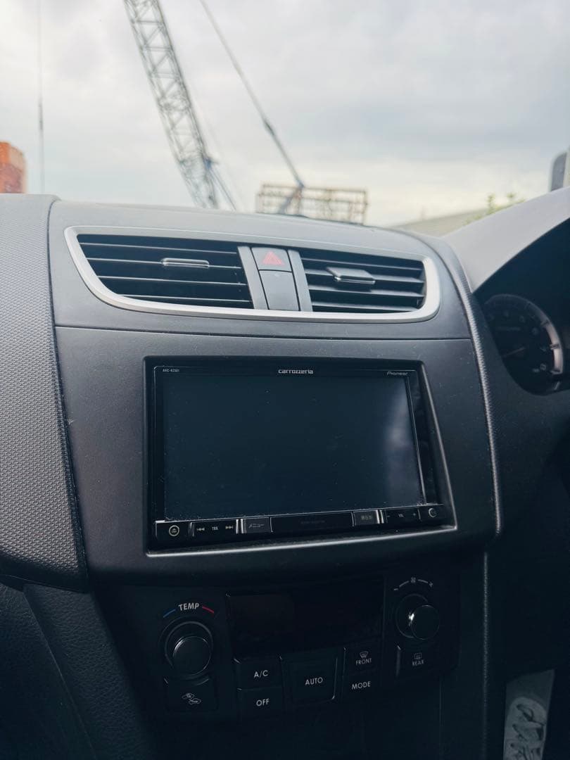 カーナビ PIONEER AVIC-RZ501