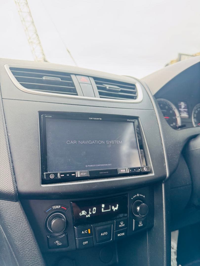 カーナビ PIONEER AVIC-RZ501