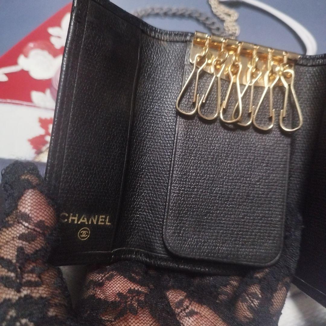 CHANEL ブラックレザーキーケース