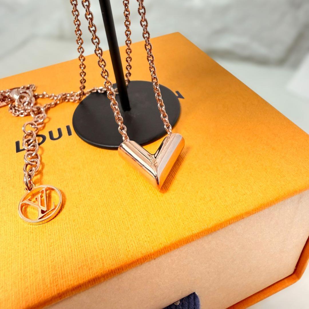 y*y様 ルイヴィトン エセンシャルV ローズゴールド ネックレス ペンダント