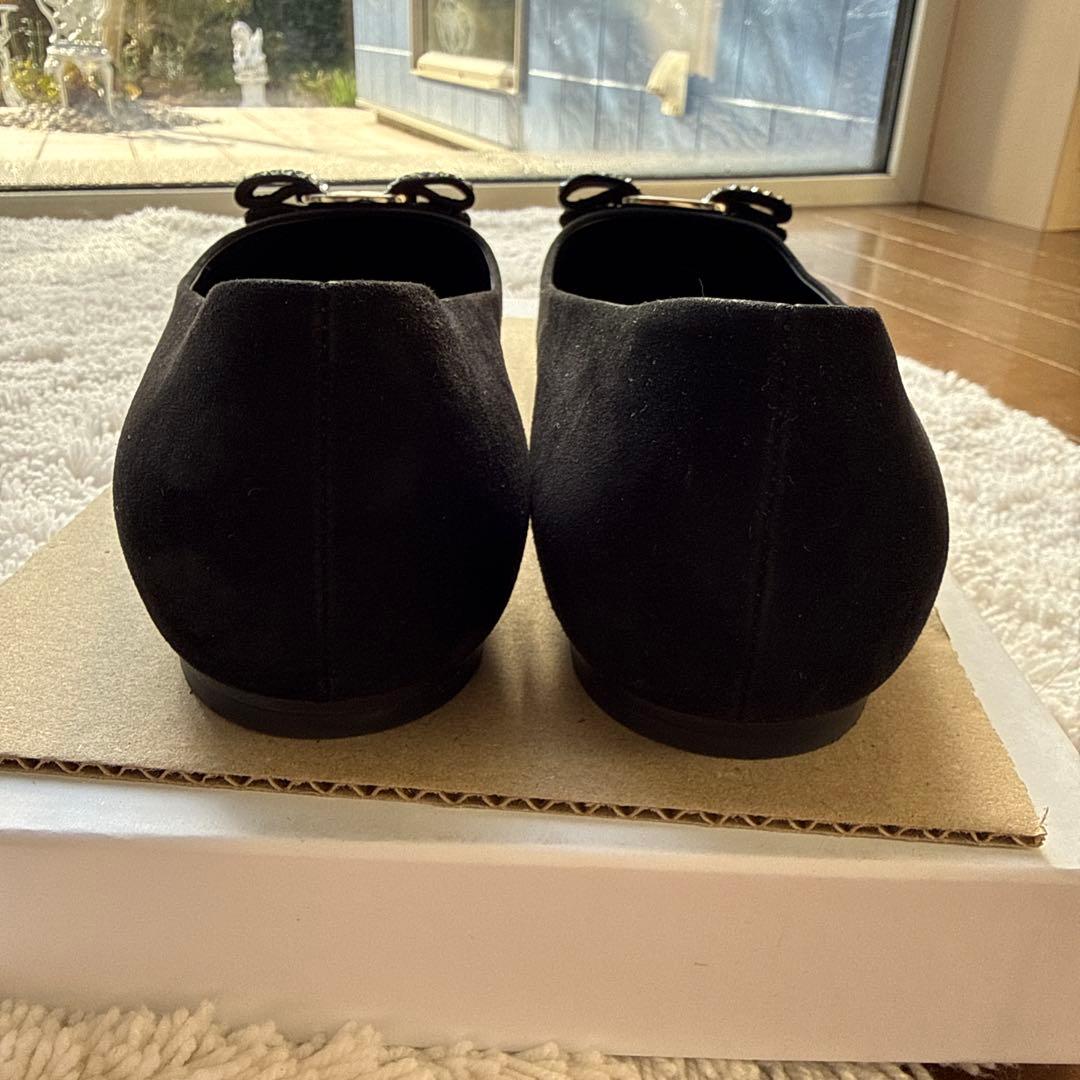 美品フェラガモVARINA ヴァラ リボンラインストーン　バレエシューズ　8.5