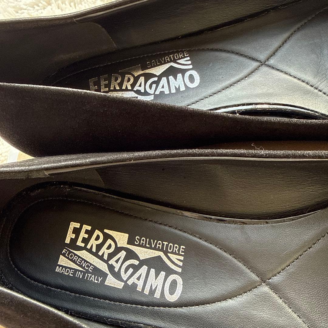 美品フェラガモVARINA ヴァラ リボンラインストーン　バレエシューズ　8.5