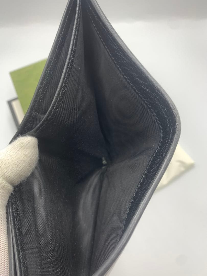 【美品】グッチ 二つ折り財布 アニマリエ ビー レザー P55