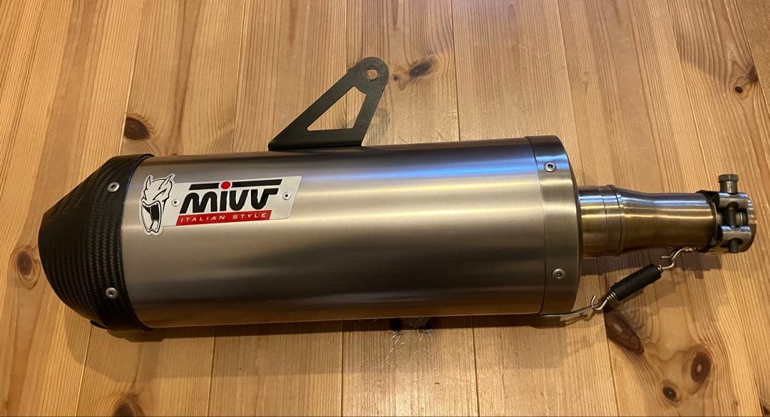 triumph-tiger900GT mivvスリップオンマフラー トライアンフ