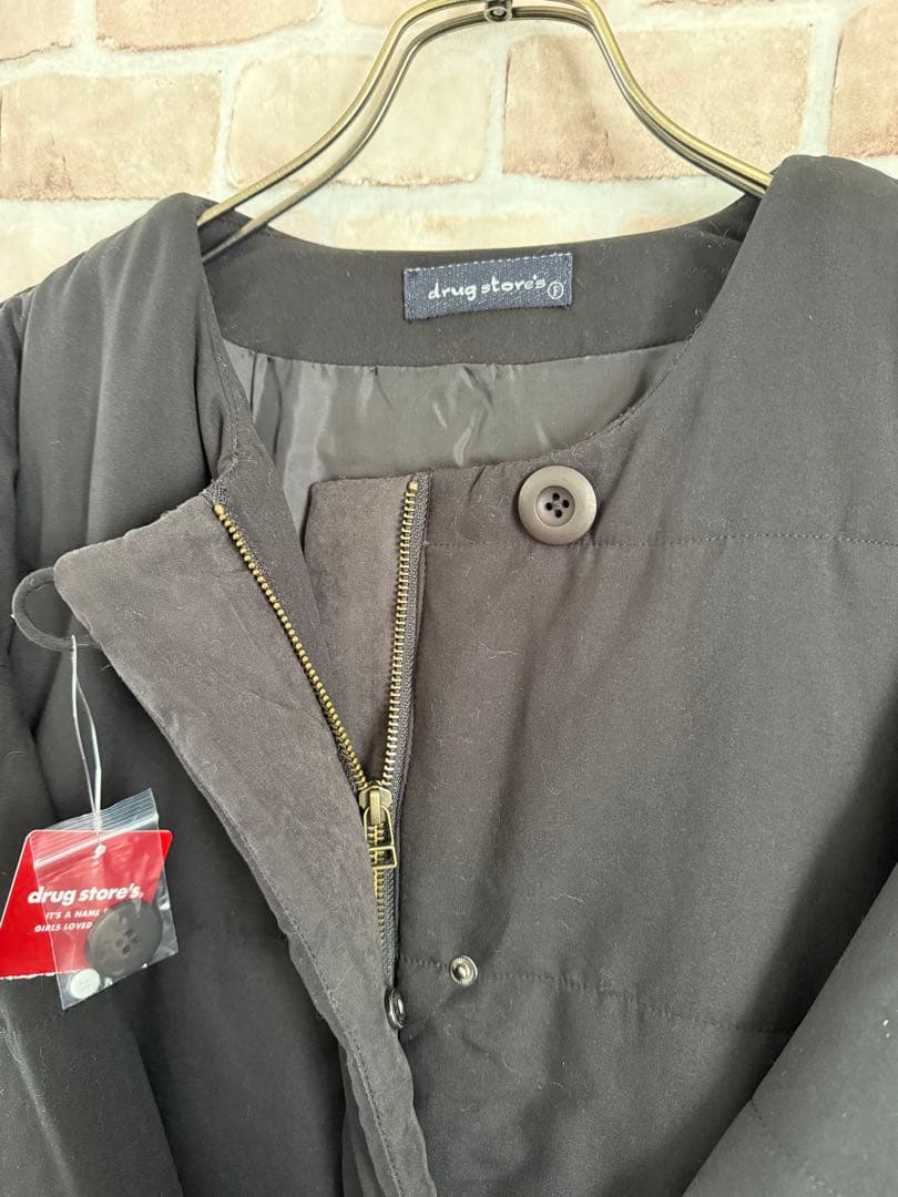 ドラッグストアーズ★ノーカラー中わた入りコート★ブラック