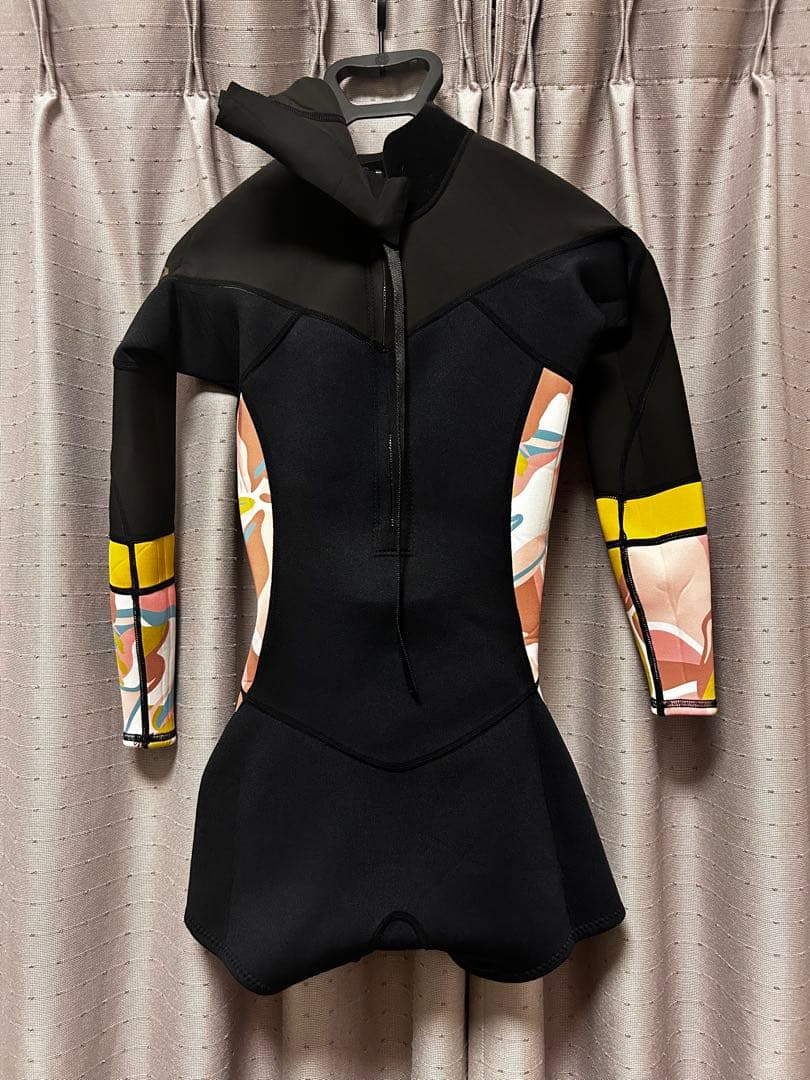 【新品未使用】ROXY ウェットスーツ レディース Mサイズ