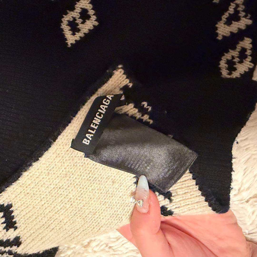 送料込み即日発送　BALENCIAGA ロゴ入りマフラー ブラック/ベージュ