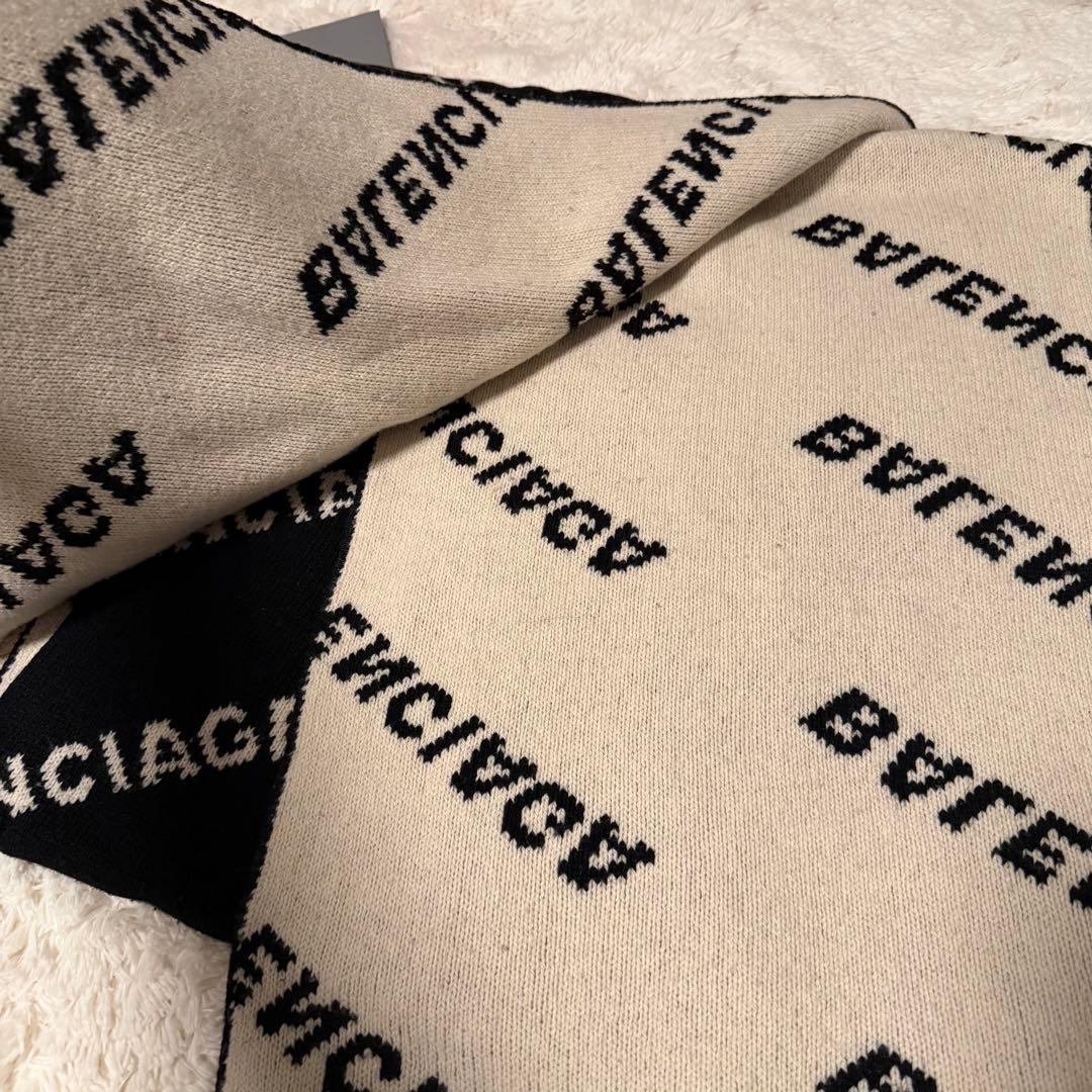 送料込み即日発送　BALENCIAGA ロゴ入りマフラー ブラック/ベージュ