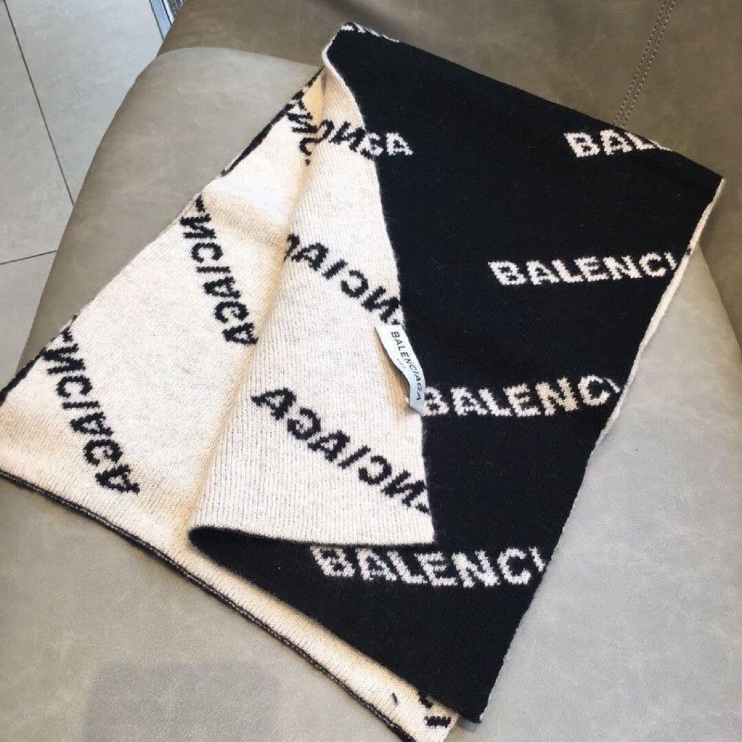 送料込み即日発送　BALENCIAGA ロゴ入りマフラー ブラック/ベージュ