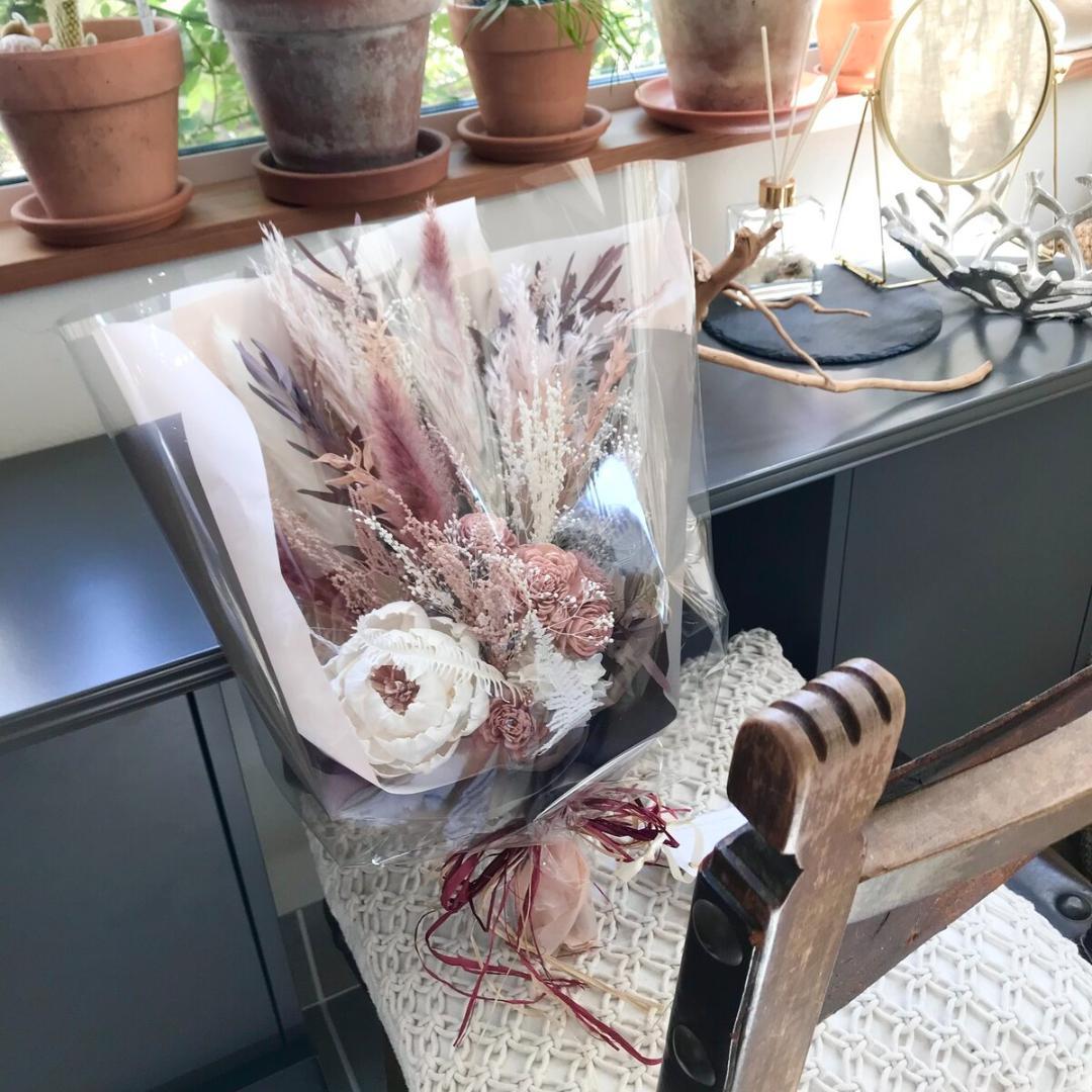 サン暖かな紅茶色のスワッグ（ブーケ）・ Mふっくらタイプ＆ブートニアセット