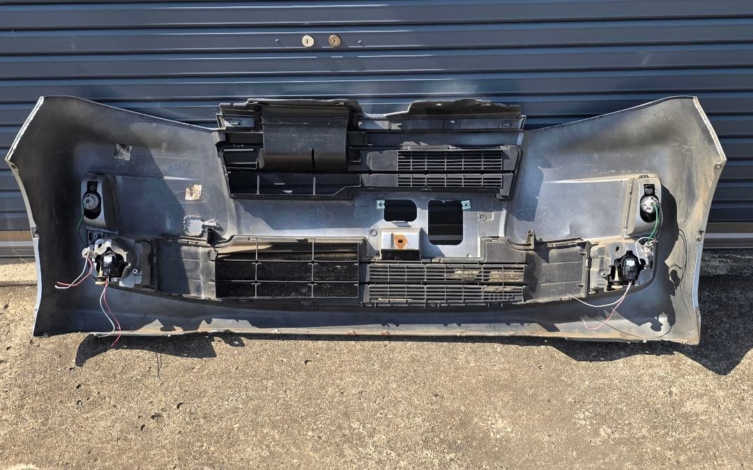 LA100S　後期 ムーヴカスタム 純正 フロントバンパー S28 シルバー