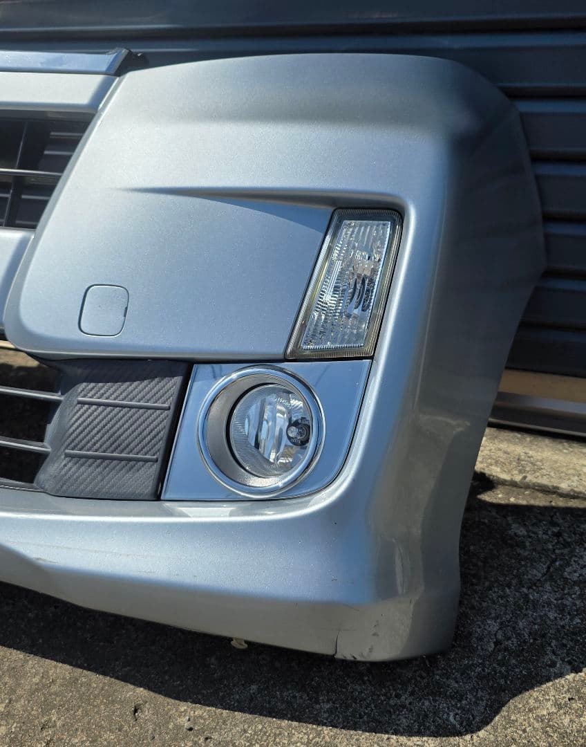 LA100S　後期 ムーヴカスタム 純正 フロントバンパー S28 シルバー