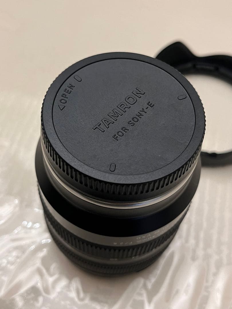 極美品TAMRON 20-40mm F/2.8 Di III VXDズームレンズ