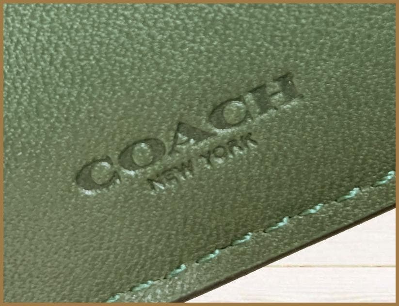【新品】コーチナチュラルグレインレザー皮革ウォレット二つ折り財布緑F