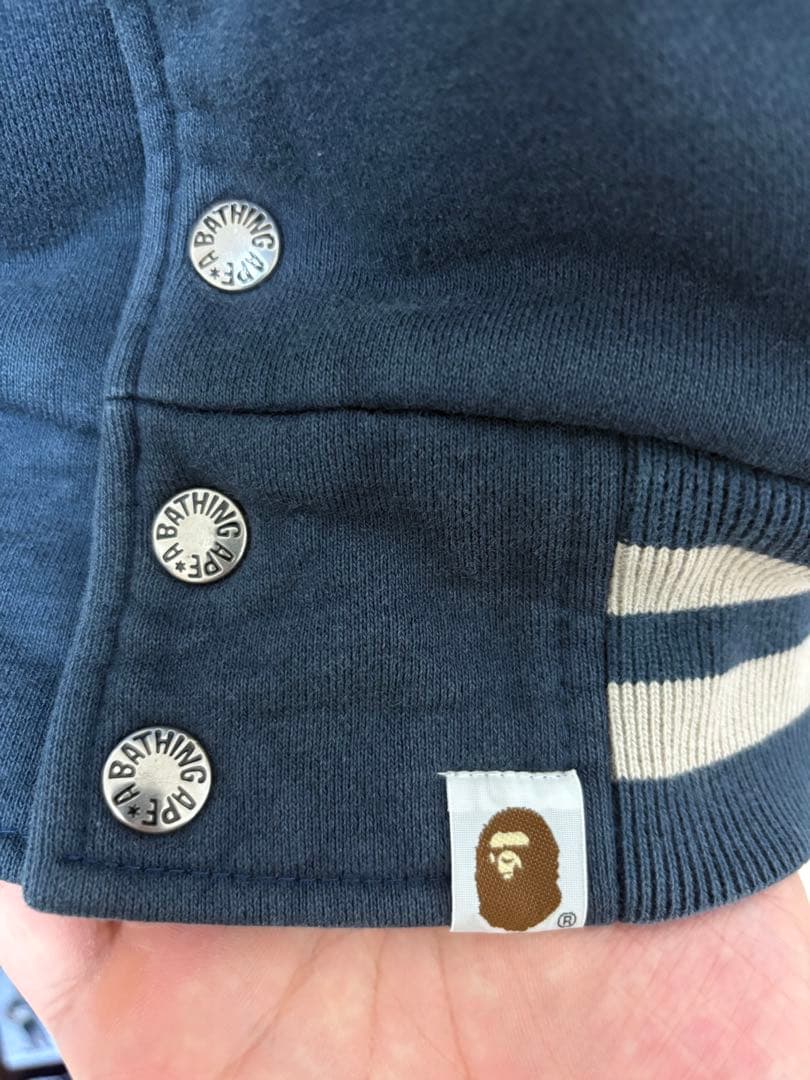 と*ち様 A BATHING APE スタジャン M