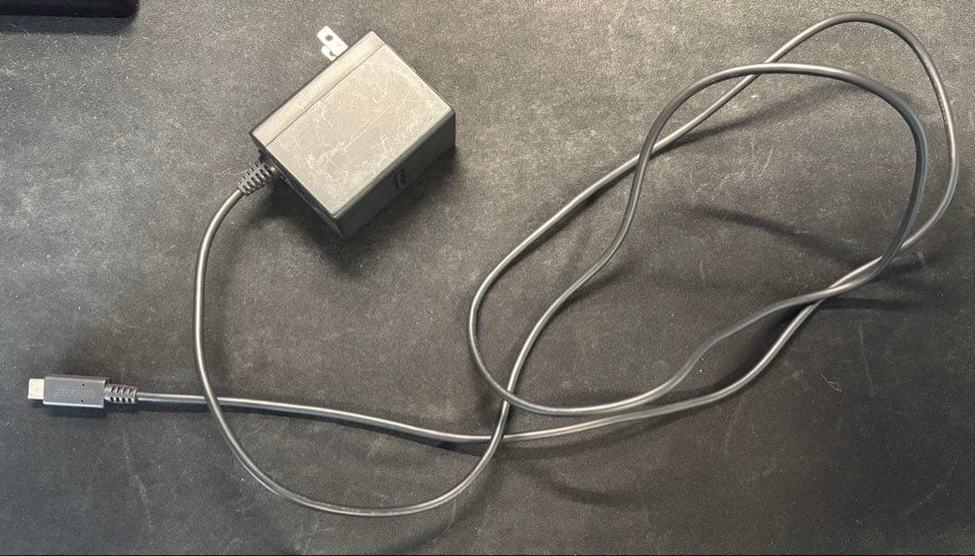 値下げ中！　Nintendo Switch 本体とプロコントローラー