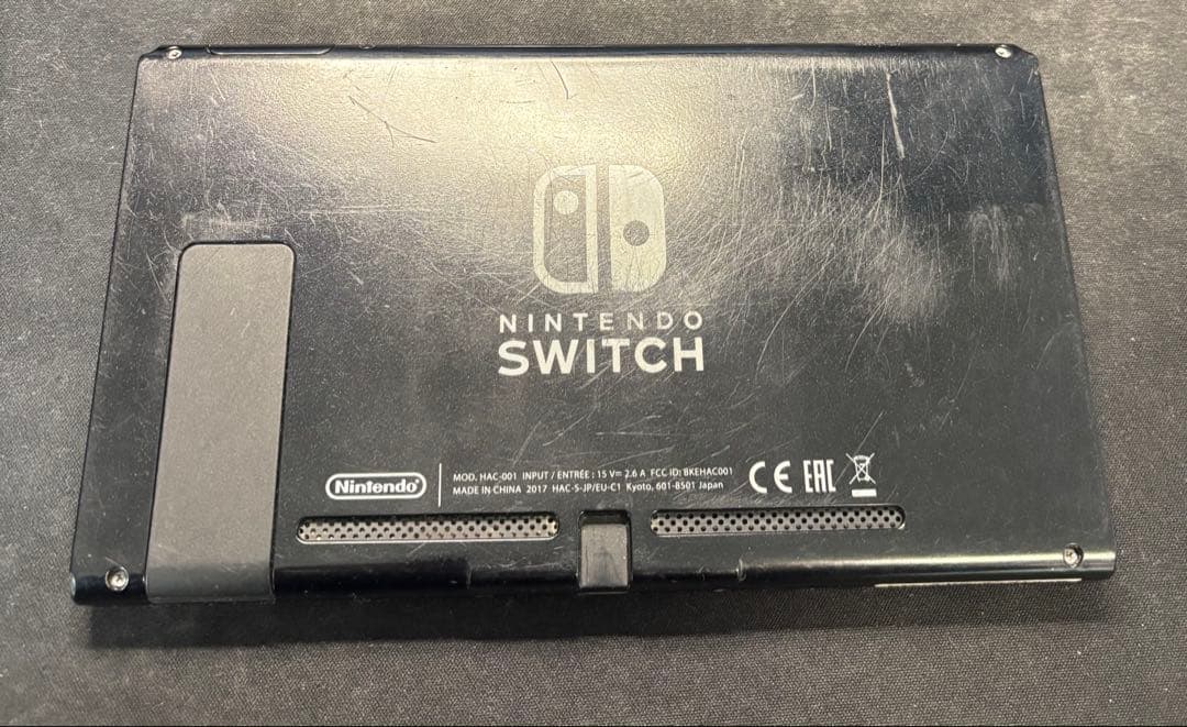 値下げ中！　Nintendo Switch 本体とプロコントローラー