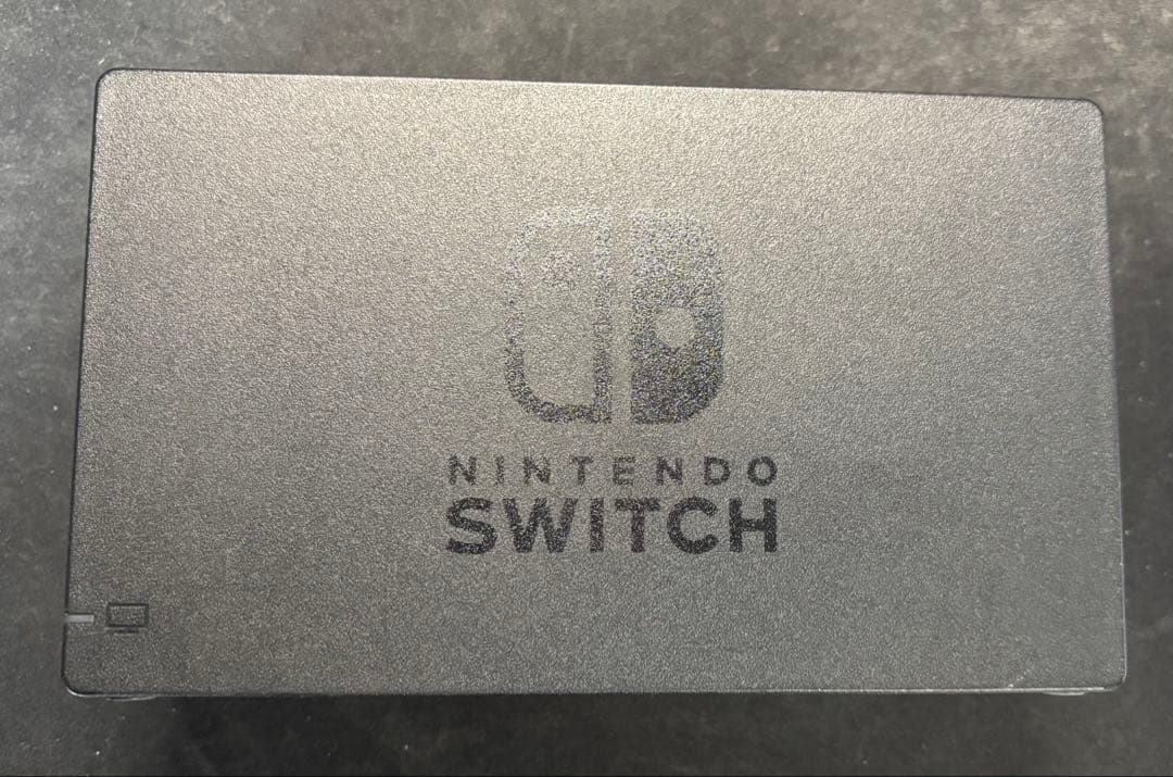 値下げ中！　Nintendo Switch 本体とプロコントローラー