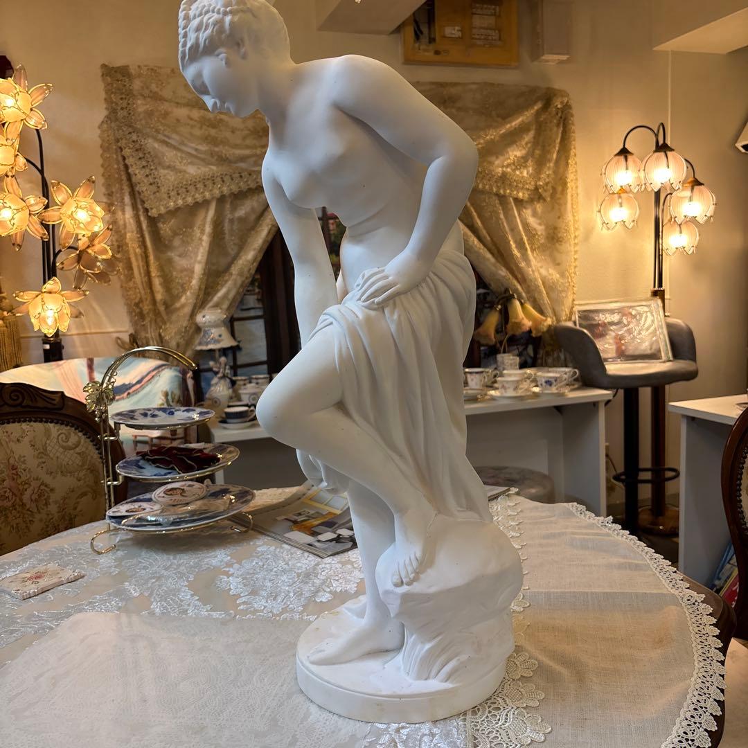 ビーナス湯浴みの像