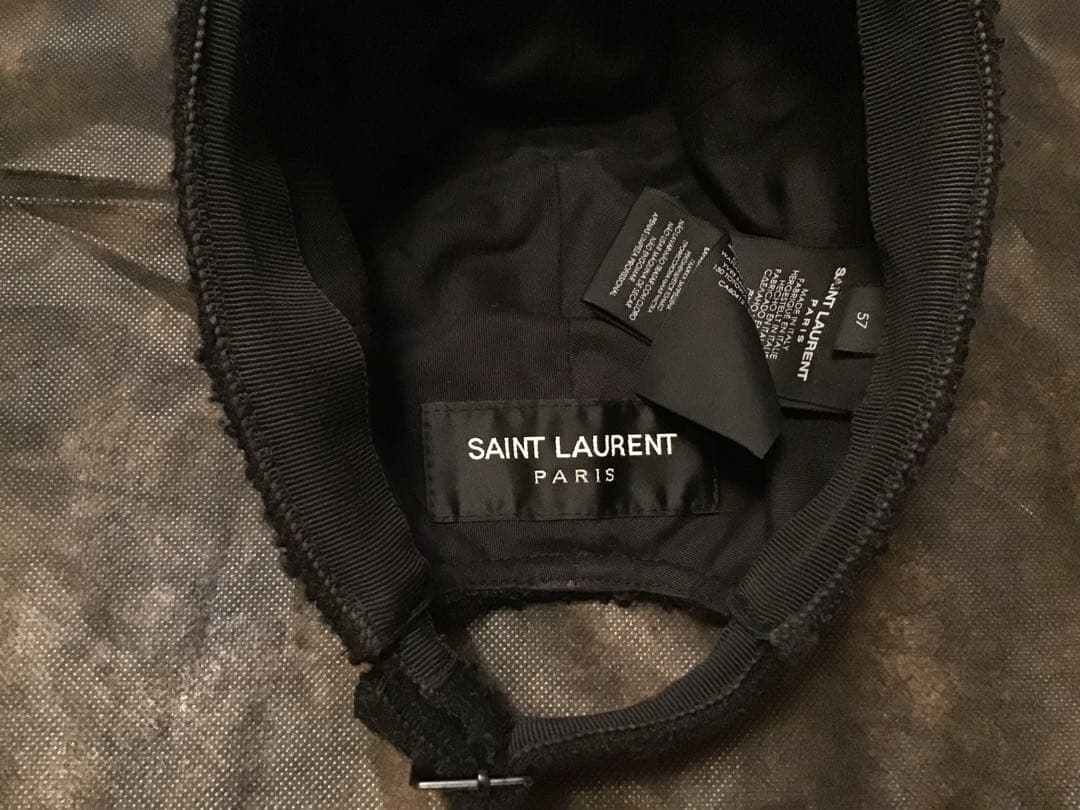 イブサンローラン　ディビジョンSAINT LAURENT PARISキャップ
