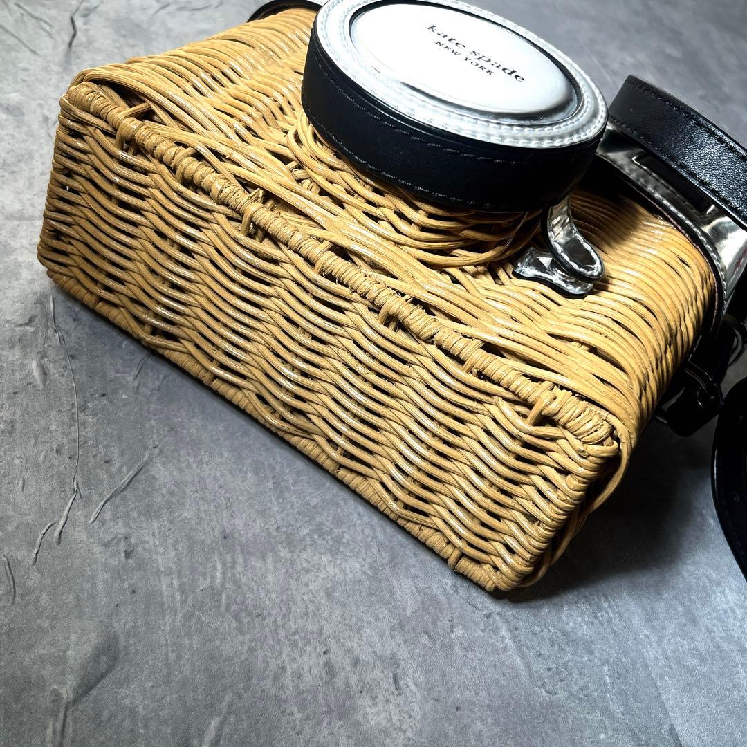 未使用 完売品　ケイトスペード カゴバック カメラ ショルダーバッグ　シルバー