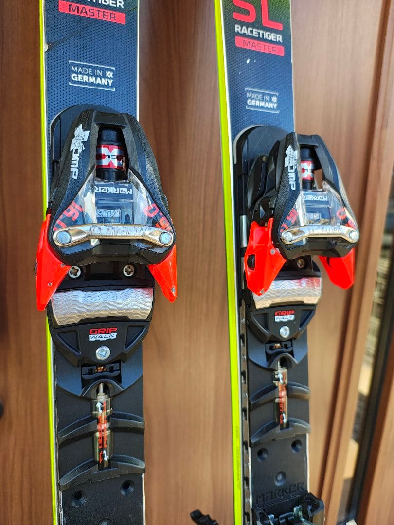 Völkl Racetiger SL Master(2023モデル)