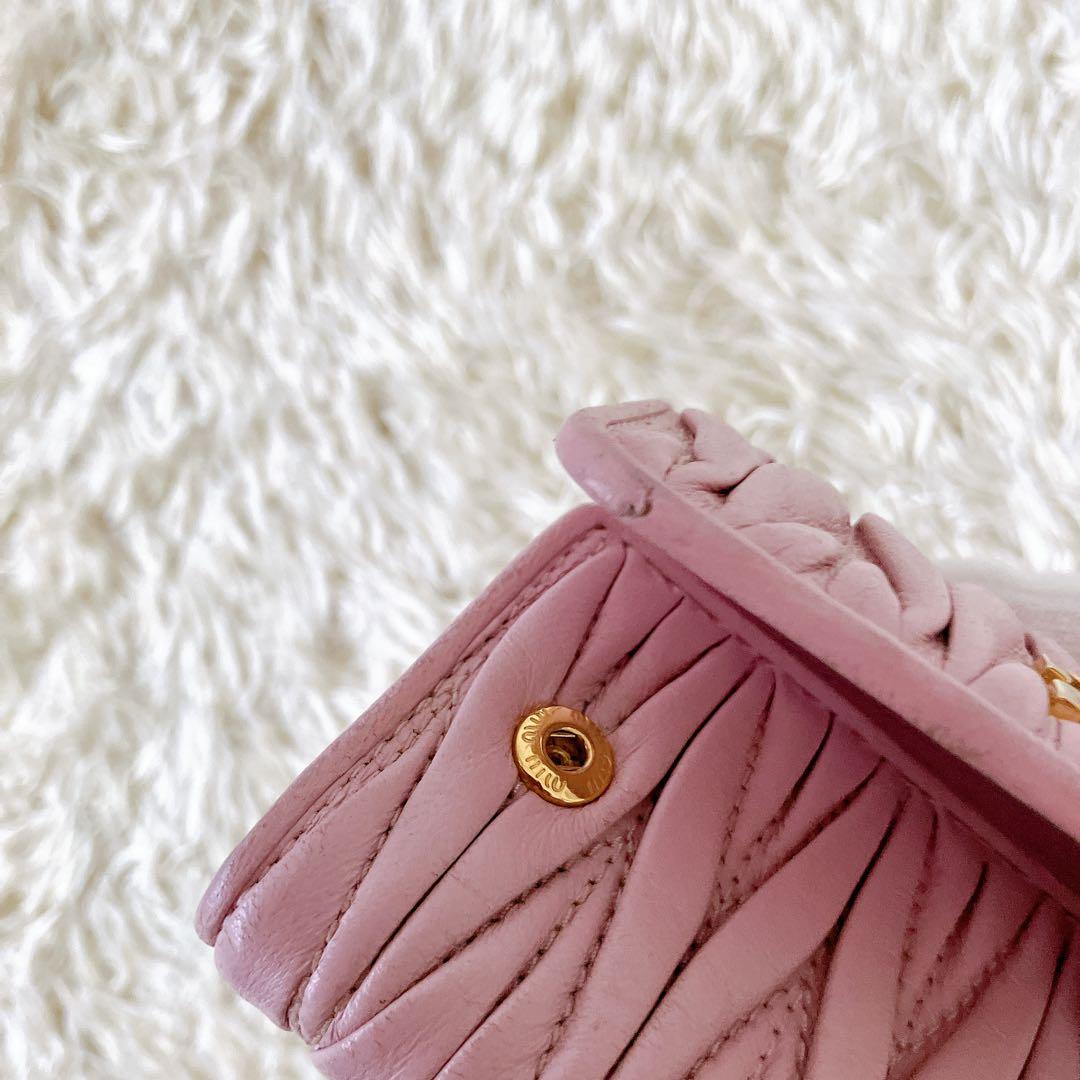 ギャランティ箱付✨ ミュウミュウ キーケース マテラッセ ピンク系 レザー ロゴ