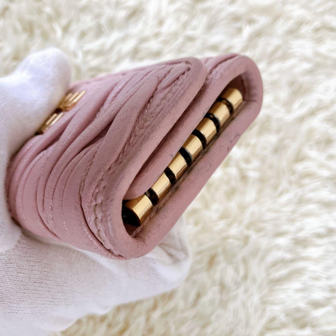 ギャランティ箱付✨ ミュウミュウ キーケース マテラッセ ピンク系 レザー ロゴ