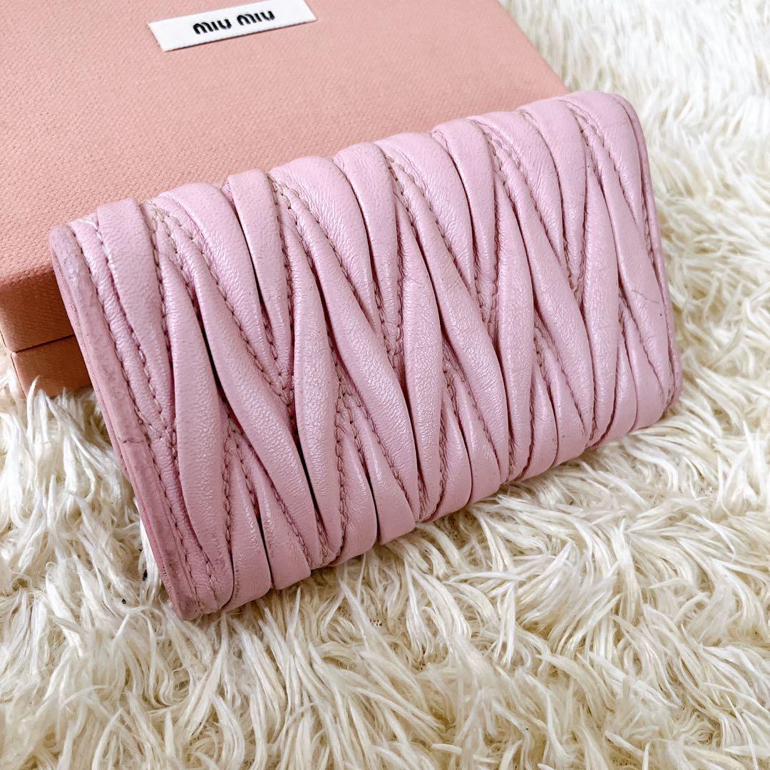 ギャランティ箱付✨ ミュウミュウ キーケース マテラッセ ピンク系 レザー ロゴ