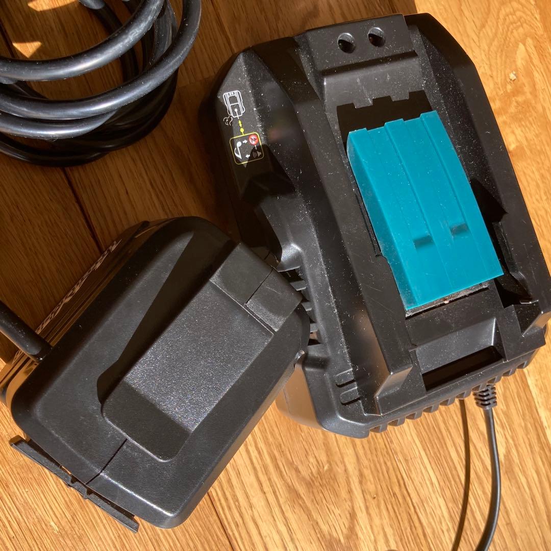 ジャンク品　電動リール　SEABORG 200J シーボーグ 充電器