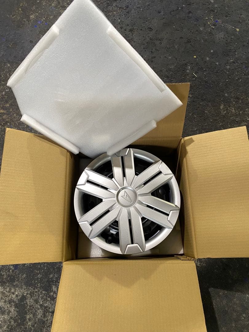 大阪 引取可 箱付 12インチ スチールホイール カバー 4本セット