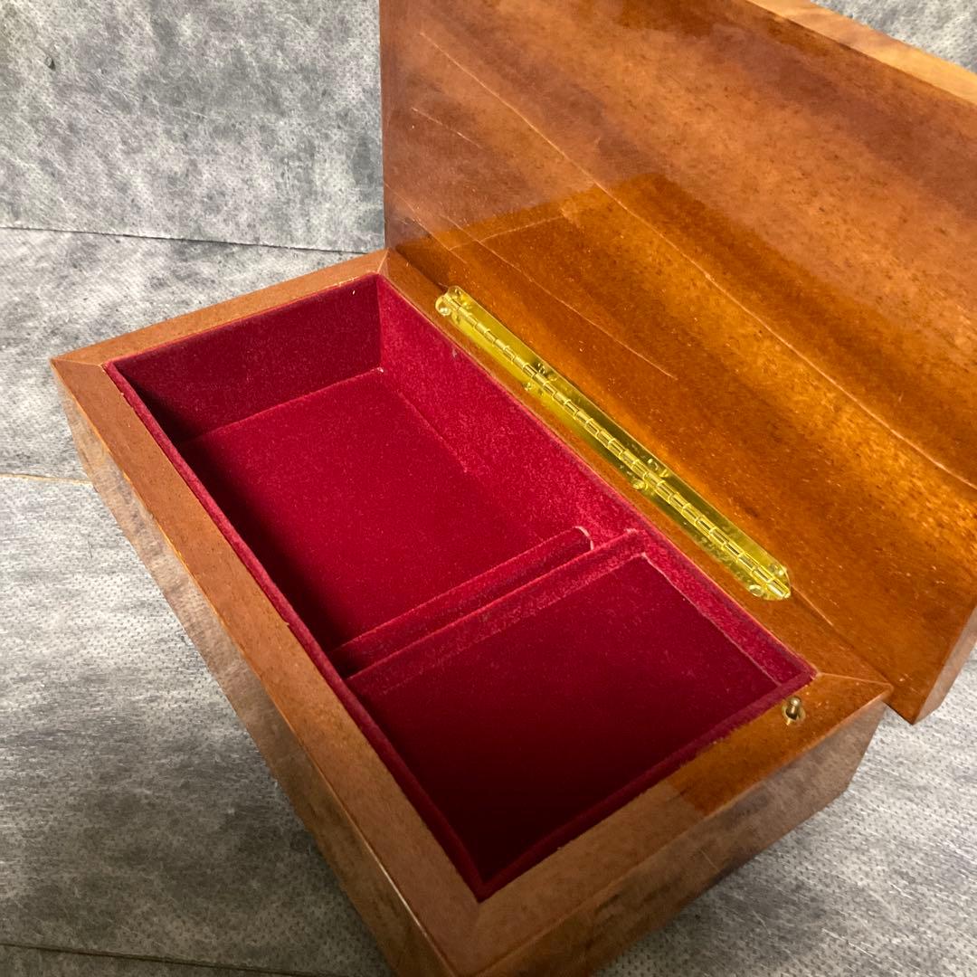 アンティーク　ジュエリーボックス　オルゴール付き