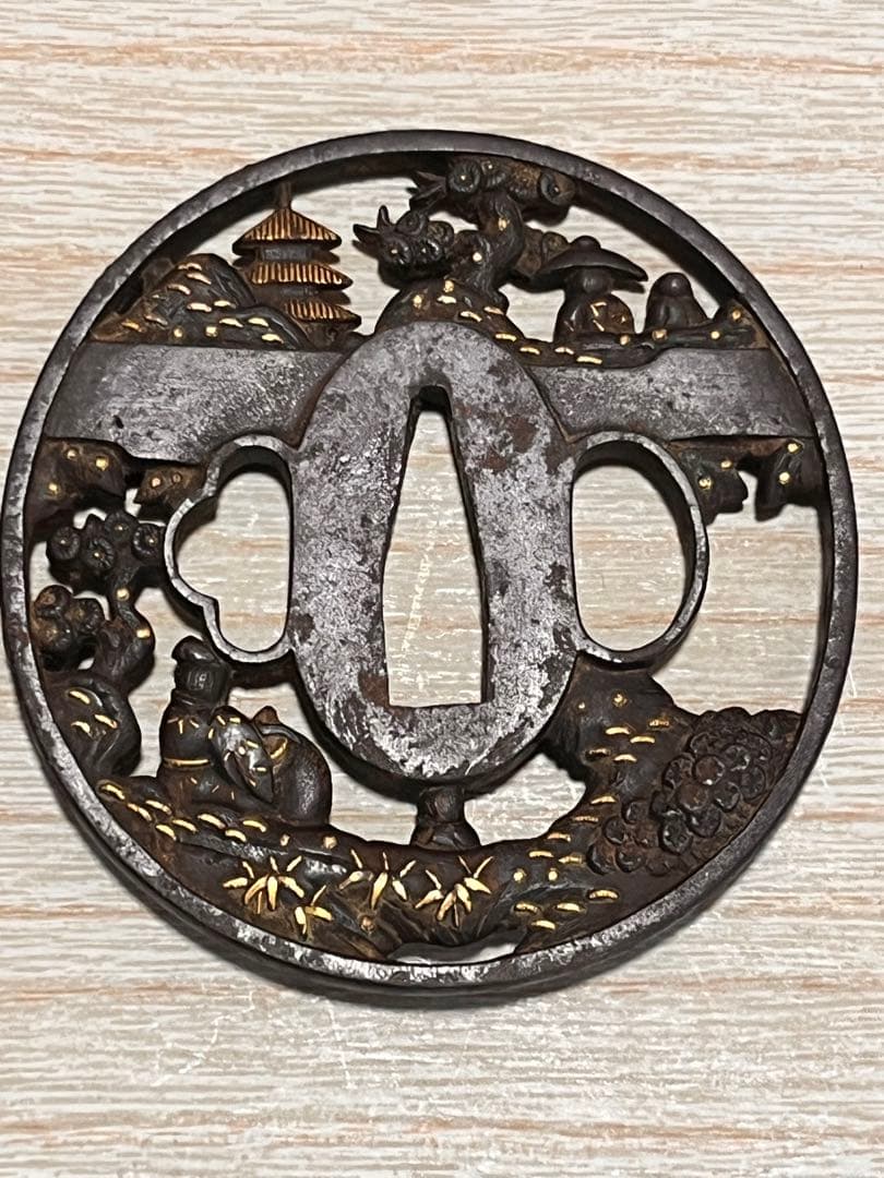 K*i様 江州彦根住 藻柄子入道宗典製鍔 日本刀　刀の鍔 鉄製 刀装具 時代物