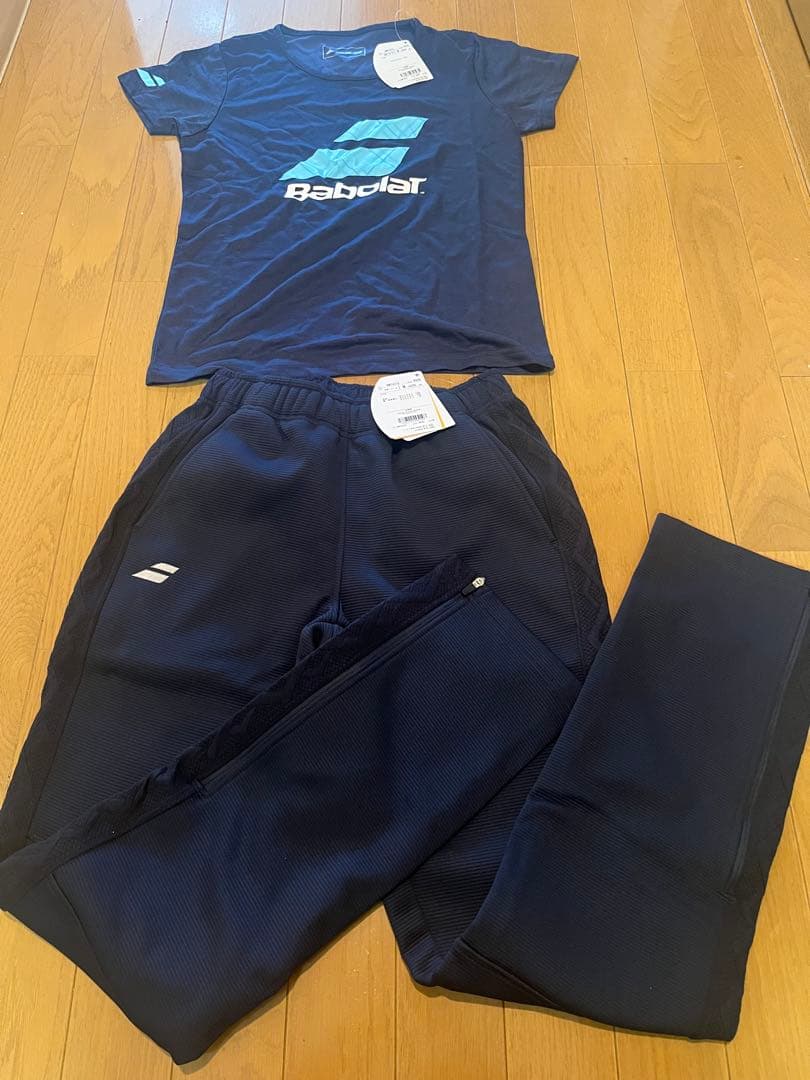 【40%オフ】バボラ　レディース　テニスウェア　未使用タグ付き　上下セット　M