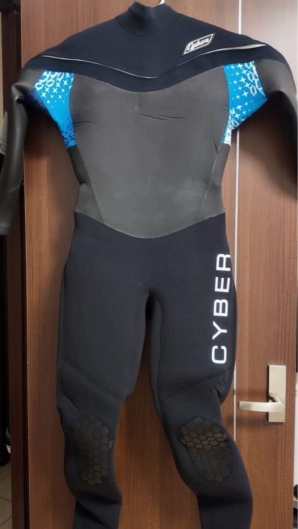 サイバー　ウェットスーツ