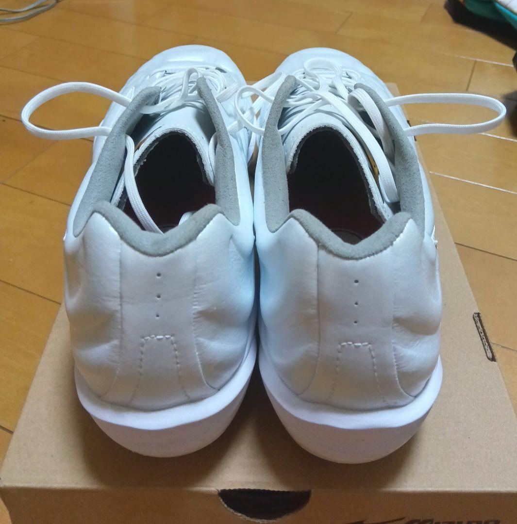 Mizuno 　ミズノプロ　試し履き数分の美品　スパイク・シューズ　白　公式野球