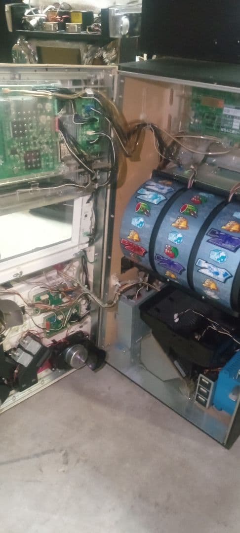 送料込　パチスロ　実機　エヴァンゲリオン　真実の翼　不要　アミューズ　鍵付