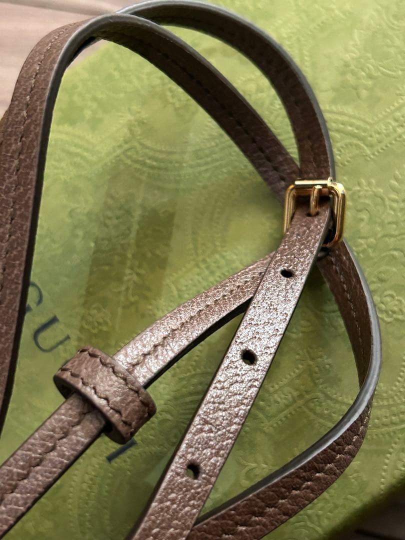 Gucci GGキャンバス スマホショルダーバッグ