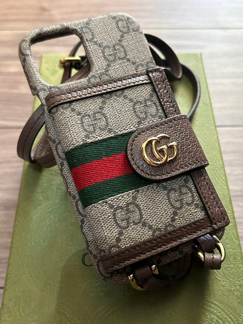 Gucci GGキャンバス スマホショルダーバッグ