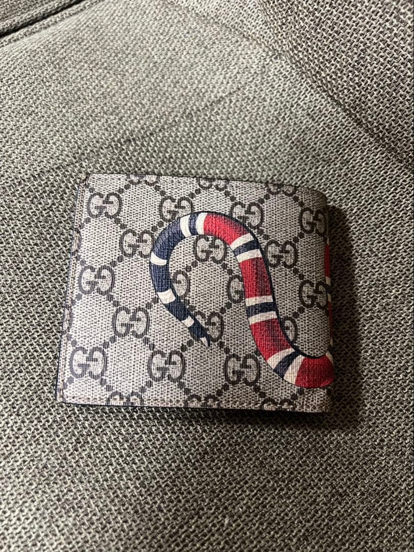 Gucci 二つ折り財布 GGパターン 蛇