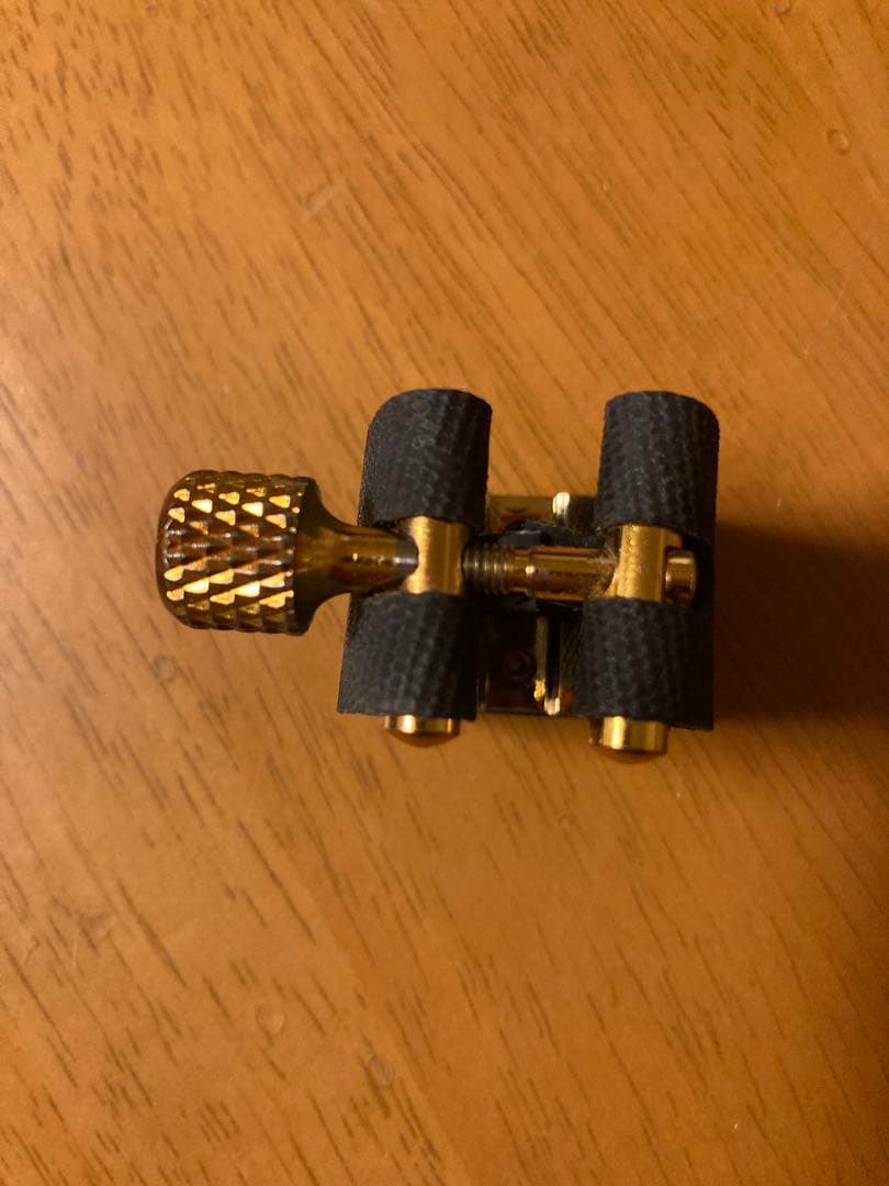 エディダニエルズ・エクスプレッションズ・ゴールド　B♭クラリネット用リガチャー