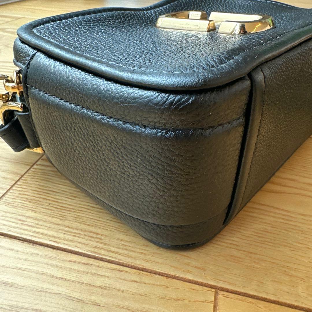 ビ*ス様 マークジェイコブス　ショルダーバッグ　ソフトショット21 ブラック　牛