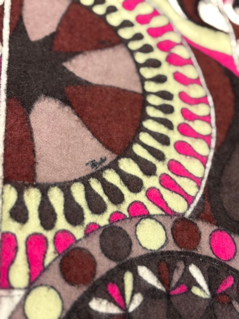 エミリオプッチ 美品 カシミヤ100% 幾何学模様のマフラー