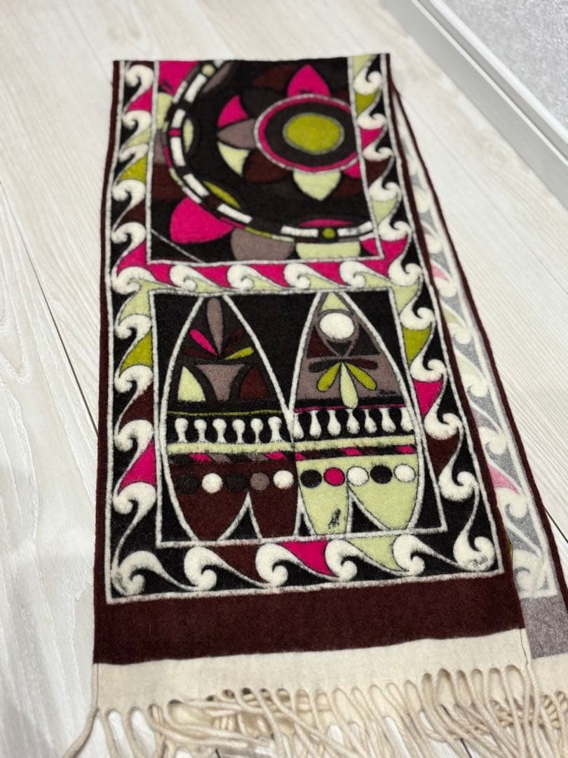 エミリオプッチ 美品 カシミヤ100% 幾何学模様のマフラー