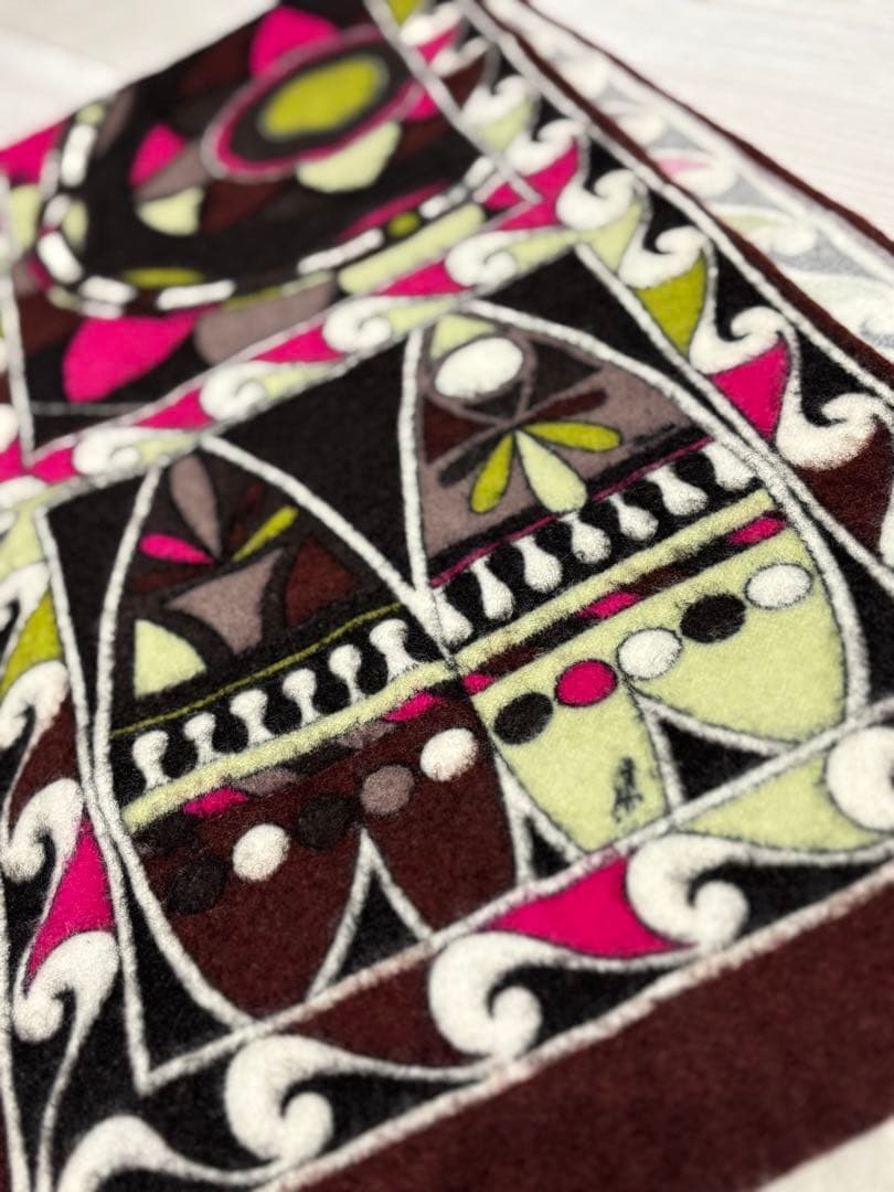 エミリオプッチ 美品 カシミヤ100% 幾何学模様のマフラー