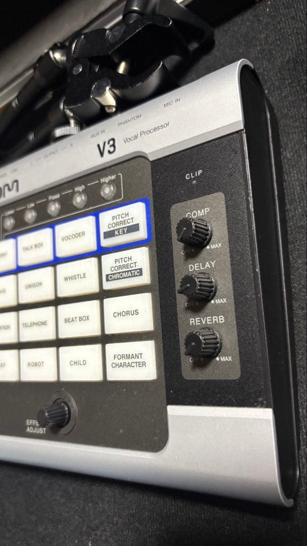 ZOOM V3 ボーカルプロセッサー 【スタンド設置器具・シールド・電源セット】